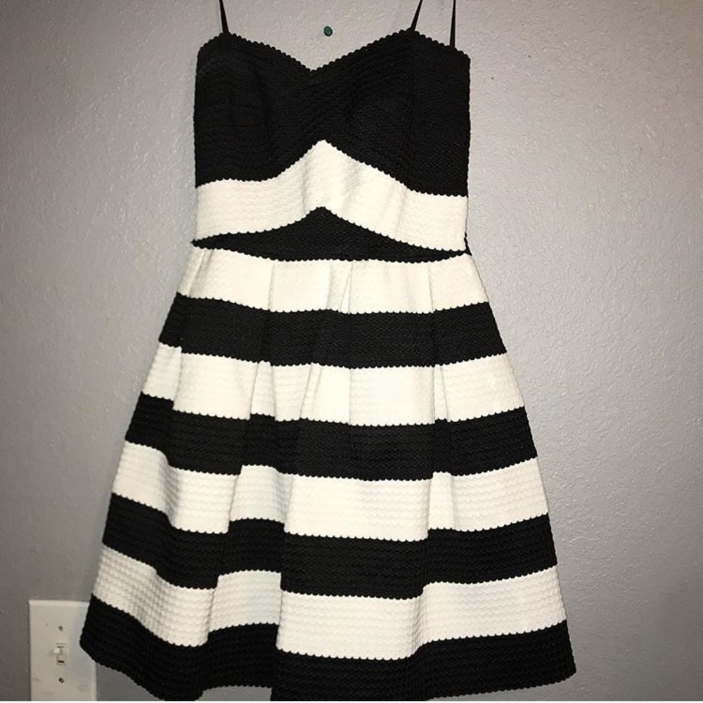 B Darlin Dress Size 5/6 Runs small